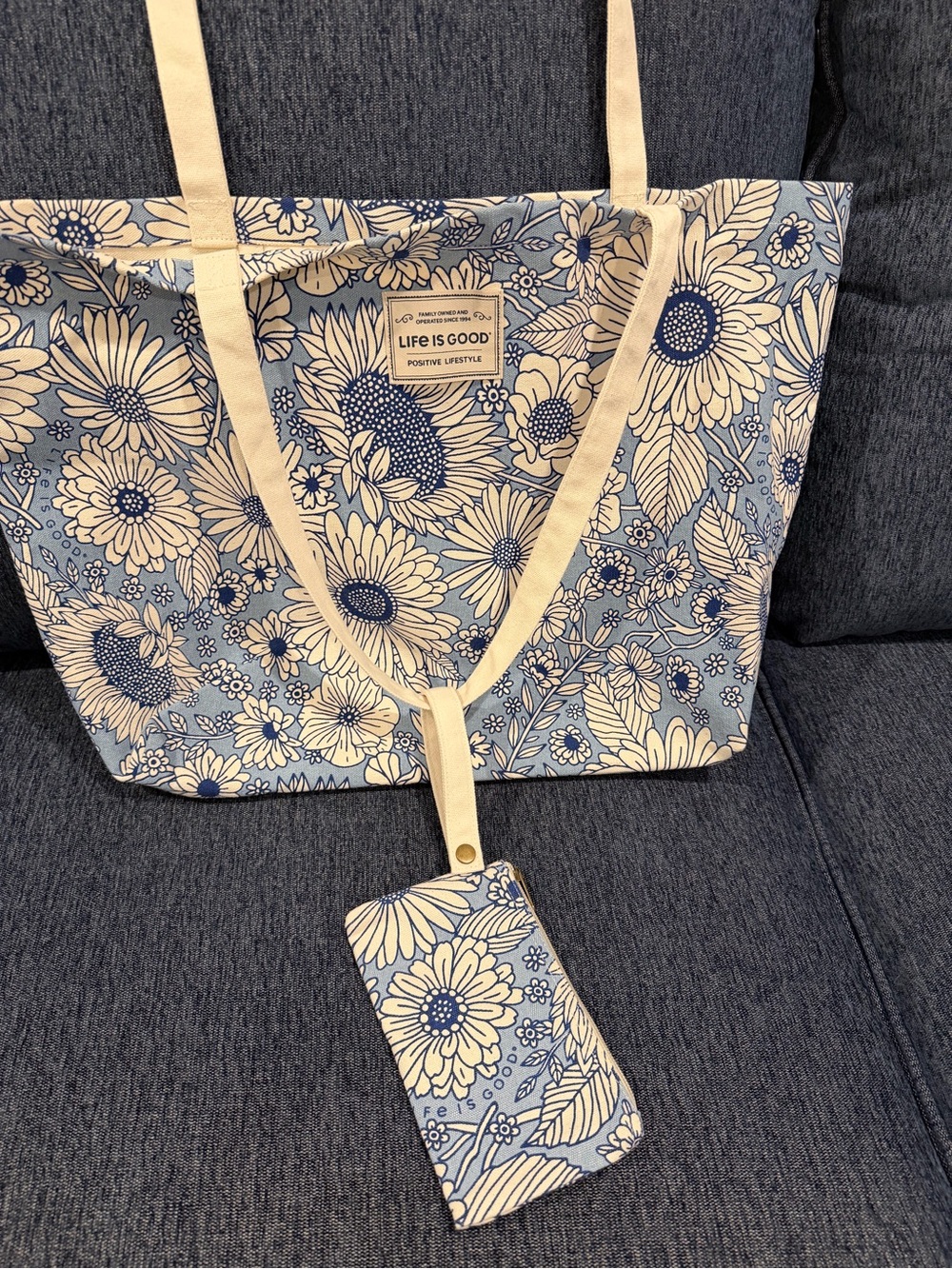LIFE IS GOOD Blue Floral Canvas Tote Bag with matching wristlet - Picture 2 of 7